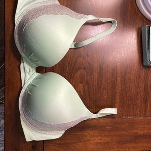 Victoria’s secrete bra